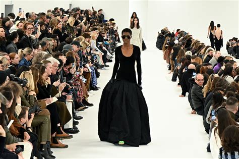 givenchy sfilata 2023
